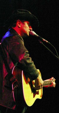 Tony Sarno of THE Linemen eats the mic